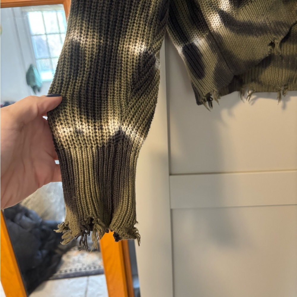 Olive and Black Tie-Dye Cardigan - Picture 4 of 6